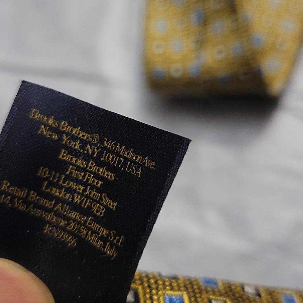 BROOKS BROTHERS 100% SILK NECKTIE - Picture 8 of 12